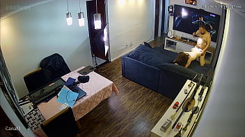 Foda flagrada por câmeras de seguraça novinha leva rola no cú