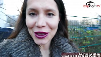 Deutsche türkische milf wird abgeschleppt von einem mann auf der straße und gefickt Deutsche türkische milf wird abgeschleppt von einem mann auf der straße und gefickt