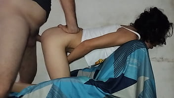 La folle en posición de perrito y disfruto mucho mi verga en su coño y mi leche en sus entrañas creampie
