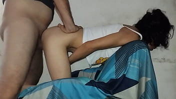 La folle en posición de perrito y disfruto mucho mi verga en su coño y mi leche en sus entrañas creampie