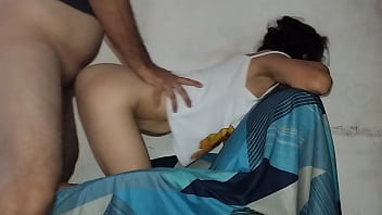La folle en posición de perrito y disfruto mucho mi verga en su coño y mi leche en sus entrañas creampie