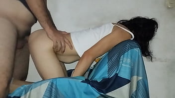 La folle en posición de perrito y disfruto mucho mi verga en su coño y mi leche en sus entrañas creampie