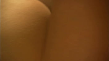 Una troia bionda scopata a pecora