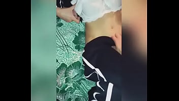 Hijastra Colegiala Latina Recibe Verga De Su Padrastro Con El Uniforme Puesto Cuando Va Por Ella thumbnail