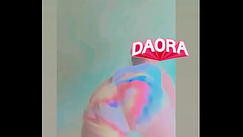 Gata mostrando o rabo