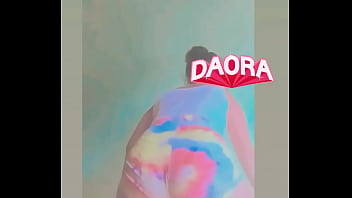 Gata mostrando o rabo Gata mostrando o rabo