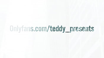 Teddy presents pussy play