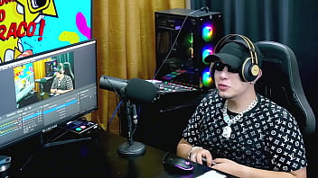 Ruan Atacou A Pri Melancia De Jeito Prendeu Os Braços Dela Com A Algema E Encheu Ela De Beijos Ainda Pegou Na Buceta Dela Podcast Pápum No Barraco thumbnail