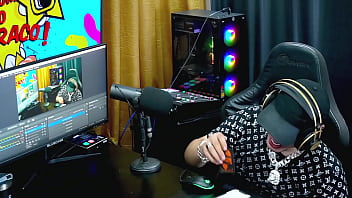 Ruan Atacou A Pri Melancia De Jeito Prendeu Os Braços Dela Com A Algema E Encheu Ela De Beijos Ainda Pegou Na Buceta Dela Podcast Pápum No Barraco thumbnail