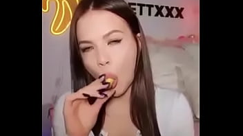 That’s the guy to suck banana in tikizia