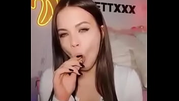 That’s the guy to suck banana in tikizia