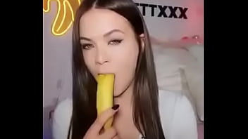 That’s the guy to suck banana in tikizia