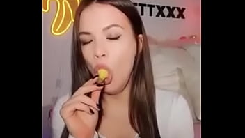 That’s the guy to suck banana in tikizia