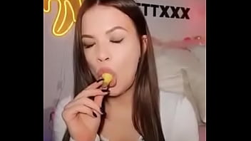 That’s the guy to suck banana in tikizia