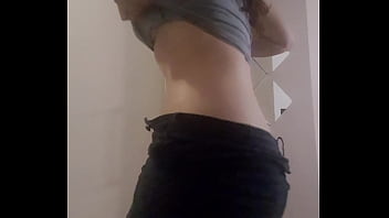 Petit déhanché du bassin alors ça vous inspire envie d ́en voir