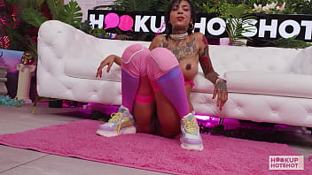 Gorgeous ravyn alexa can’t get enough of nade nasty's nasty anal