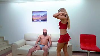 Dei meu cuzinho gostoso pro careca barbudo