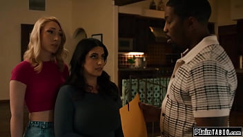 Isiah maxwell is shocked when his busty wife sarah arabic hands him the divorce papers ifo her new gf lily need to fuck for his signature