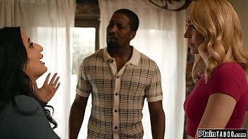 Isiah maxwell is shocked when his busty wife sarah arabic hands him the divorce papers ifo her new gf lily need to fuck for his signature