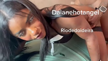 Delícia safado meteu a pica em mim na frente do meu corninho