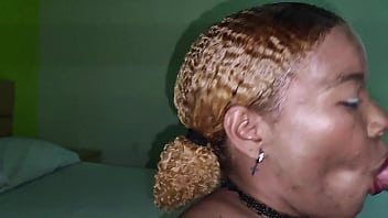Elle le gusta hacer cada momento el mamar mi pene con todo el placer Elle le gusta hacer cada momento el mamar mi pene con todo el placer
