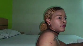 Elle le gusta hacer cada momento el mamar mi pene con todo el placer Elle le gusta hacer cada momento el mamar mi pene con todo el placer