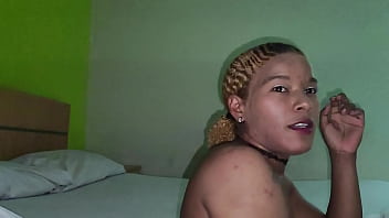 Elle le gusta hacer cada momento el mamar mi pene con todo el placer Elle le gusta hacer cada momento el mamar mi pene con todo el placer