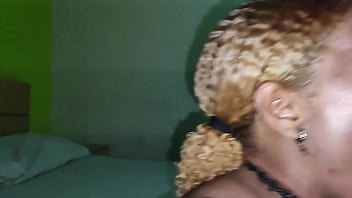 Elle le gusta hacer cada momento el mamar mi pene con todo el placer Elle le gusta hacer cada momento el mamar mi pene con todo el placer