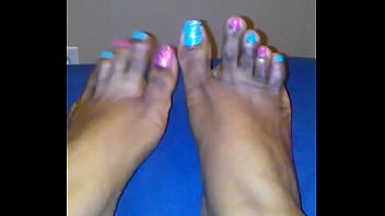 Pretty pink and blue glitter toes