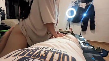 Increible mamada de mi hermanastra mientras estábamos solos en casa