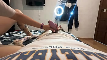 Increible mamada de mi hermanastra mientras estábamos solos en casa