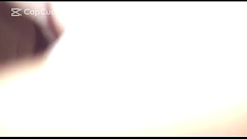 Fiquei de quatro e mandei meter na bundinha a vontade