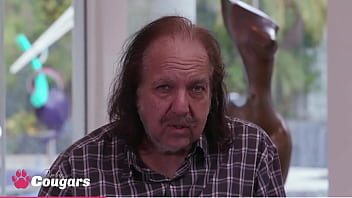 Gorgeous babe riley reyes deepthroating and gets big dick in her asshole