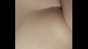 Cogiendome a gordita misionero piernas abiertas sin condon