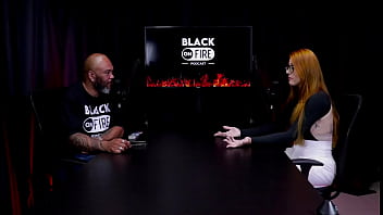 A menina gozou na primeira vez foi na festa achando que o cara que estava curtindo era gay mas bella ruiva watch sheer red