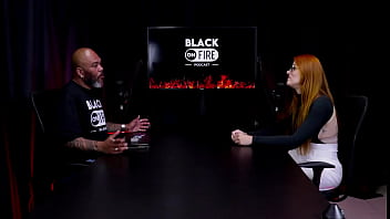 A menina gozou na primeira vez foi na festa achando que o cara que estava curtindo era gay mas bella ruiva watch sheer red