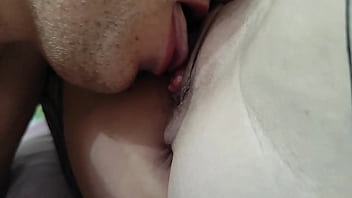 Close up pussy eating cunnilingus pussy licked until she came