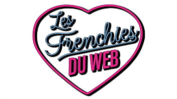 Oney 23 ans découvre le sexe lesbien avec la belle alice