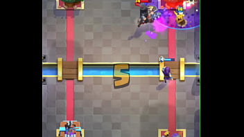Destruindo bunda de gay no clash Destruindo bunda de gay no clash