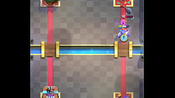 Destruindo bunda de gay no clash