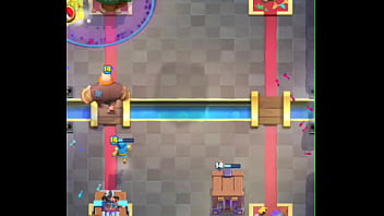 Destruindo bunda de gay no clash