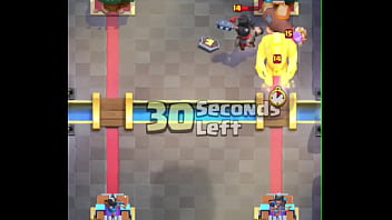 Destruindo bunda de gay no clash