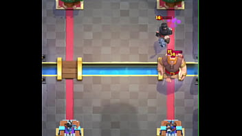 Destruindo bunda de gay no clash