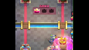 Destruindo bunda de gay no clash