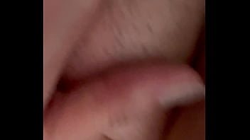 Esposa se masturba para o vizinho