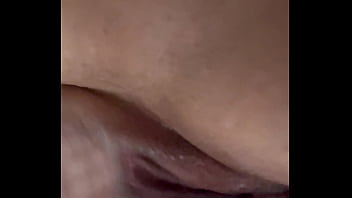 Esposa se masturba para o vizinho