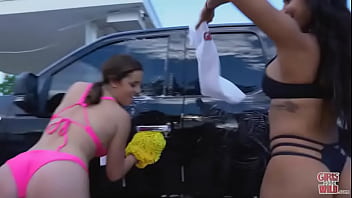 Pussy polishing at the car wash