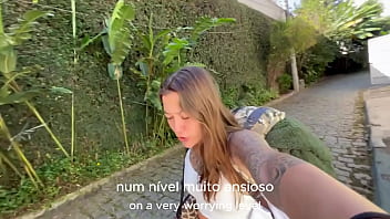 Damiana brasileira safada pela europa lavando carro sem calcinha ep1