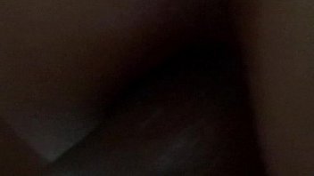 Metendo rola no rabo da safada