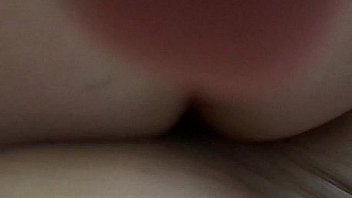 Metendo rola no rabo da safada